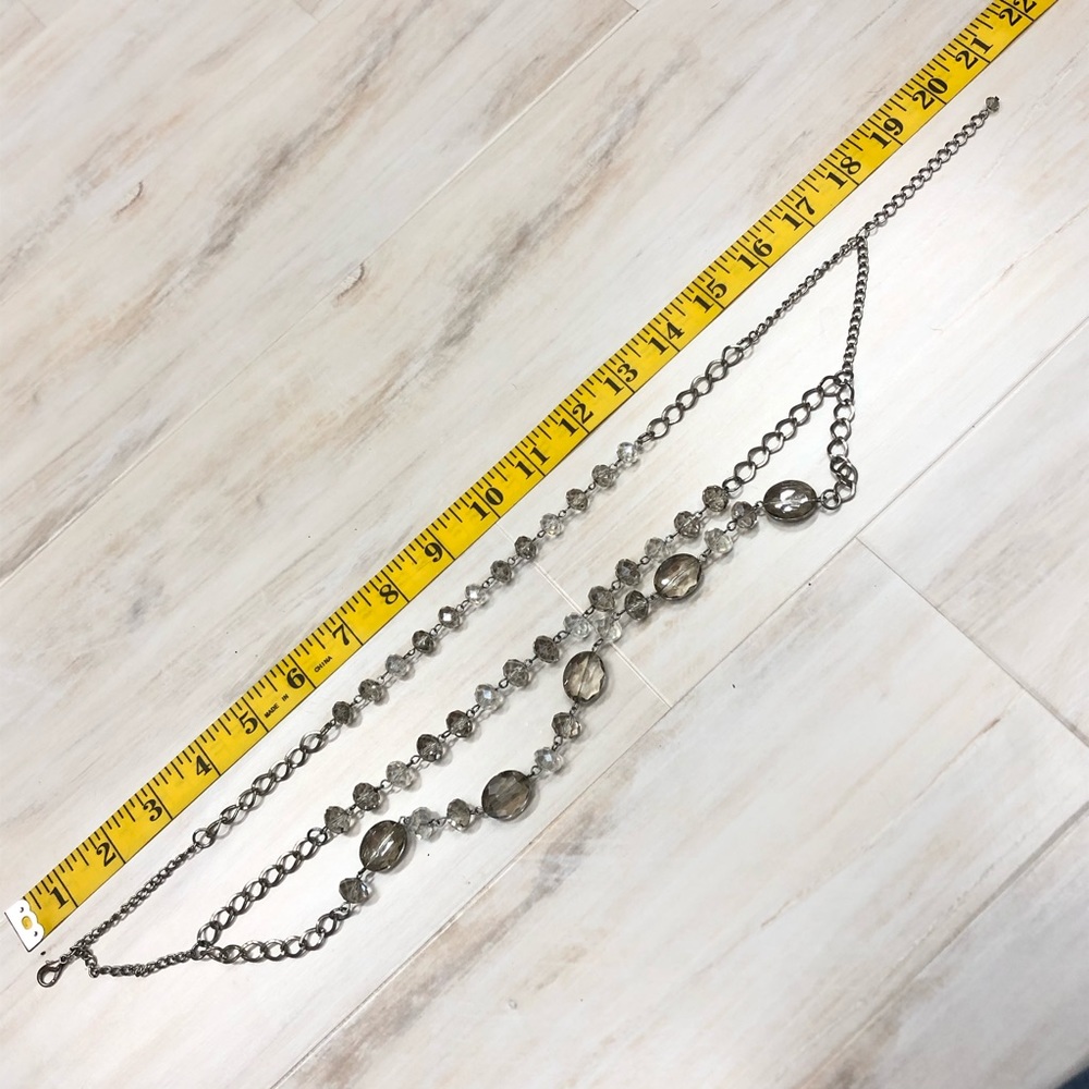 Gray and clear beaded silver tone necklace - Picture 4 of 5